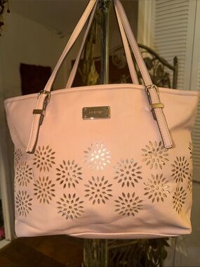 Nine West pink tote faux leather bag.